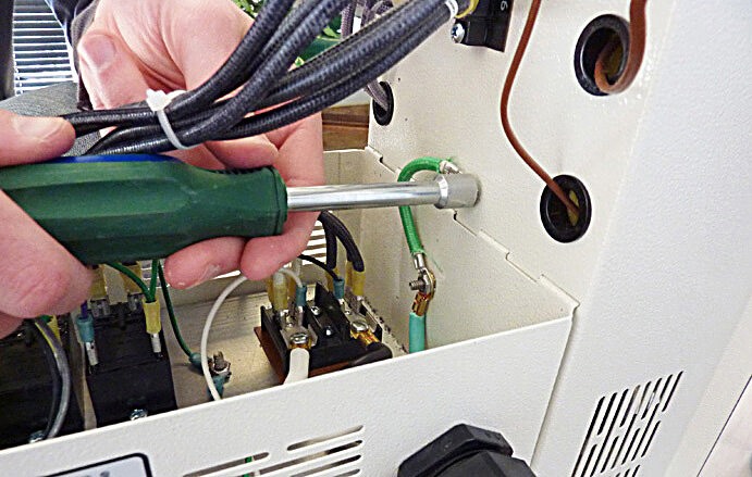 Assembly removing ground wire