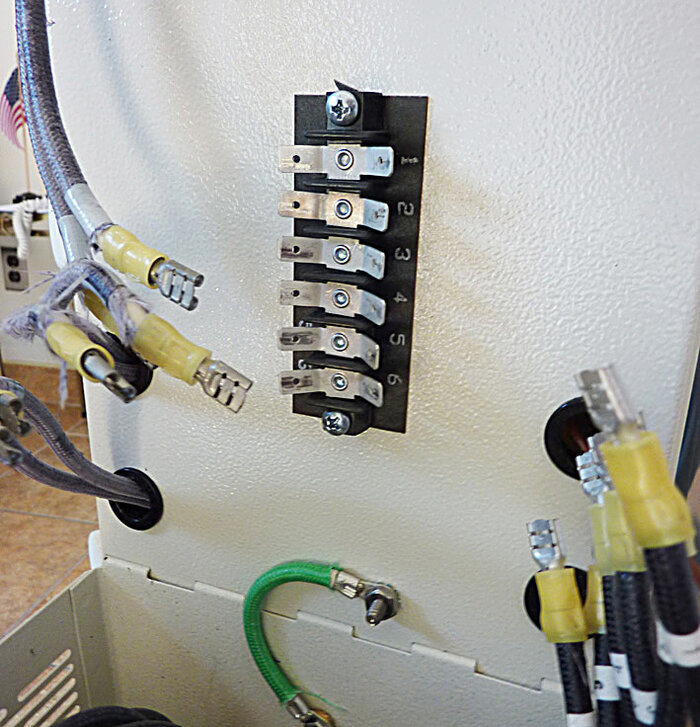 Assembly Disconnecting power wires